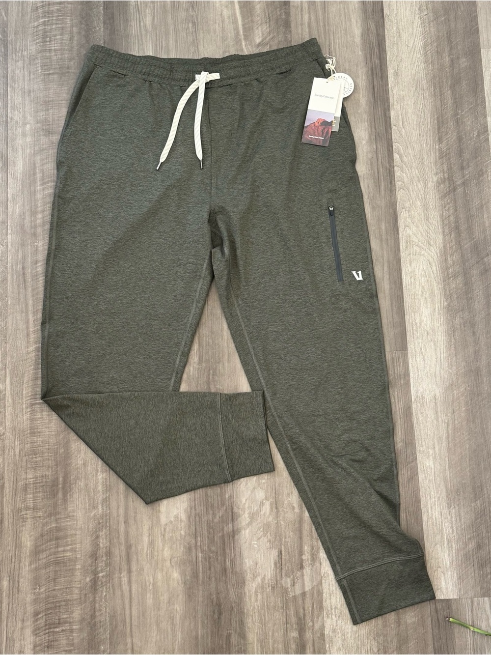 Vuori Men's Olive Performance Jogger
